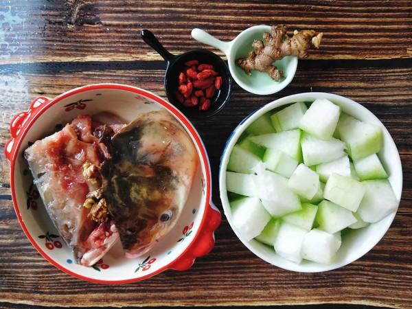 魚頭和什么一起煲湯最好（魚頭加姜蒜頭湯對人體有多大好處）(2)