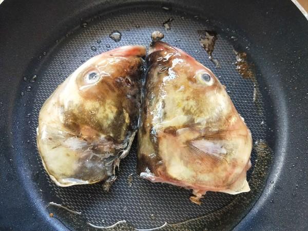 魚頭和什么一起煲湯最好（魚頭加姜蒜頭湯對人體有多大好處）(3)