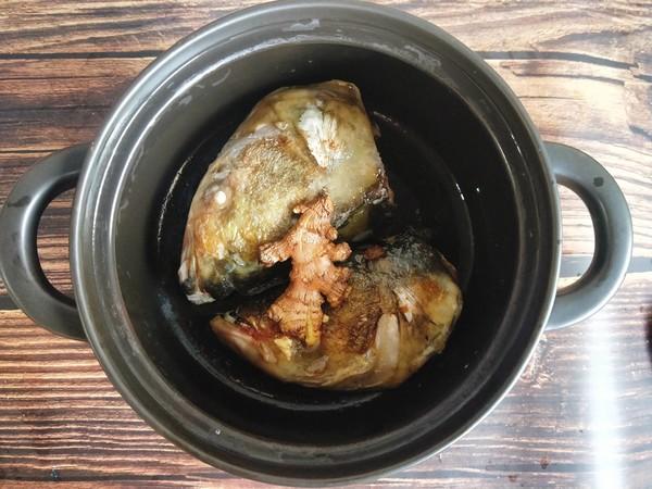 魚頭和什么一起煲湯最好（魚頭加姜蒜頭湯對人體有多大好處）(4)