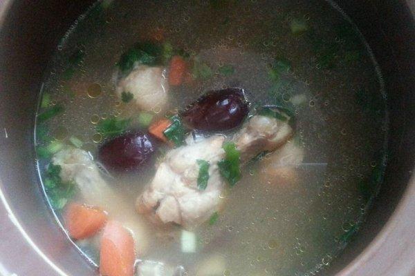 香菇雞翅根的家常做法竅門（香菇燉雞翅根塊的做法）(1)