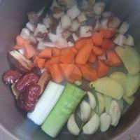 香菇雞翅根的家常做法竅門(香菇燉雞翅根塊的做法)(3)